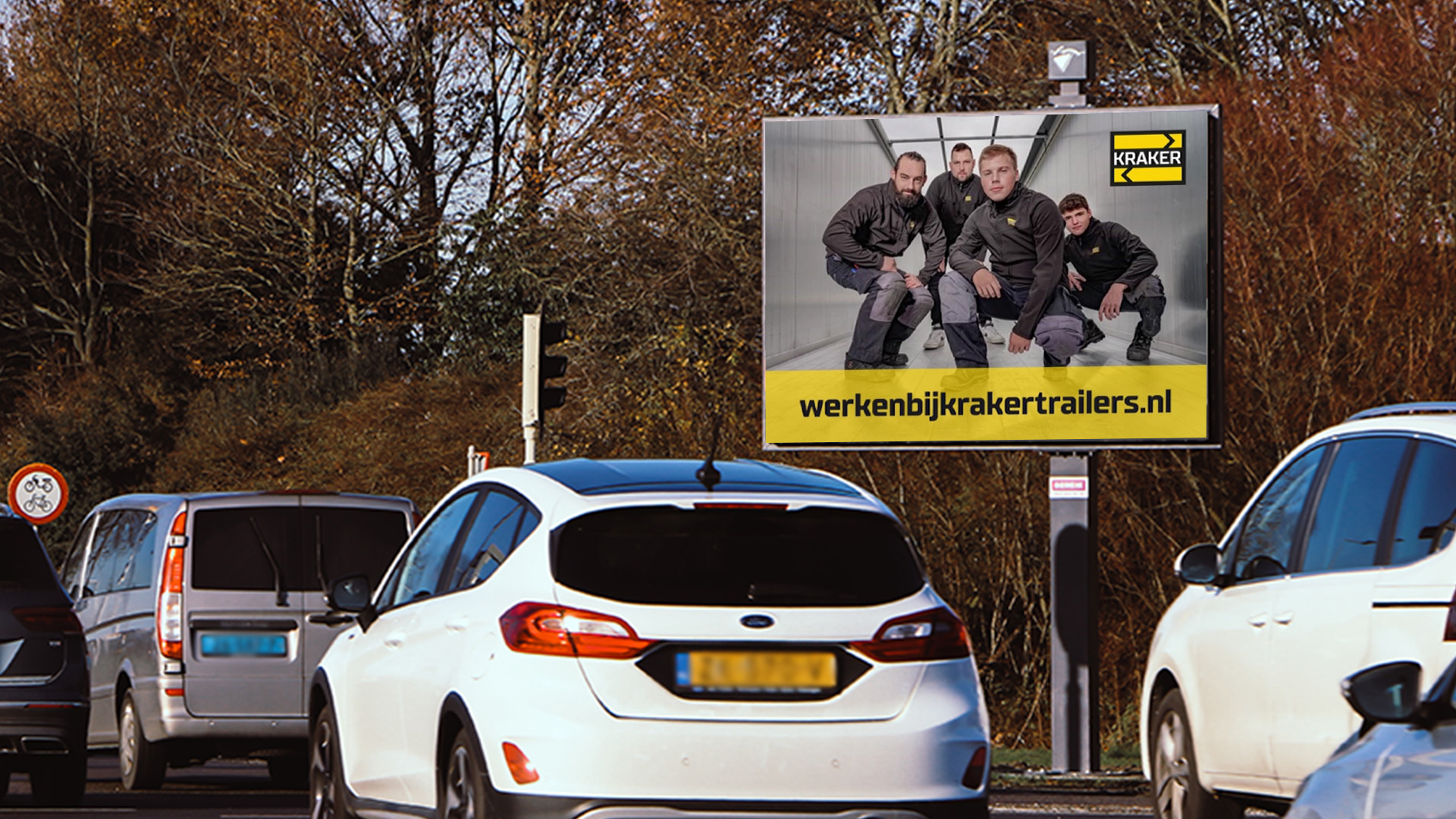 Kraker Trailers trekt nieuw personeel via digitale billboards in Terneuzen