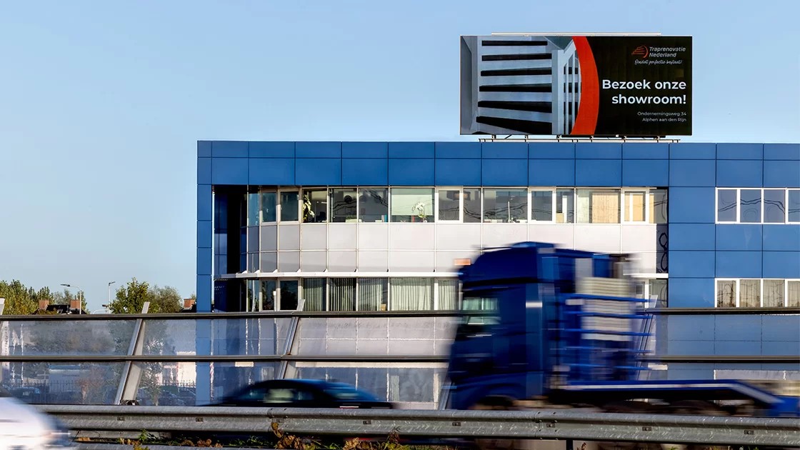 Snelwegreclame billboard langs de A4 Roelofarendsveen