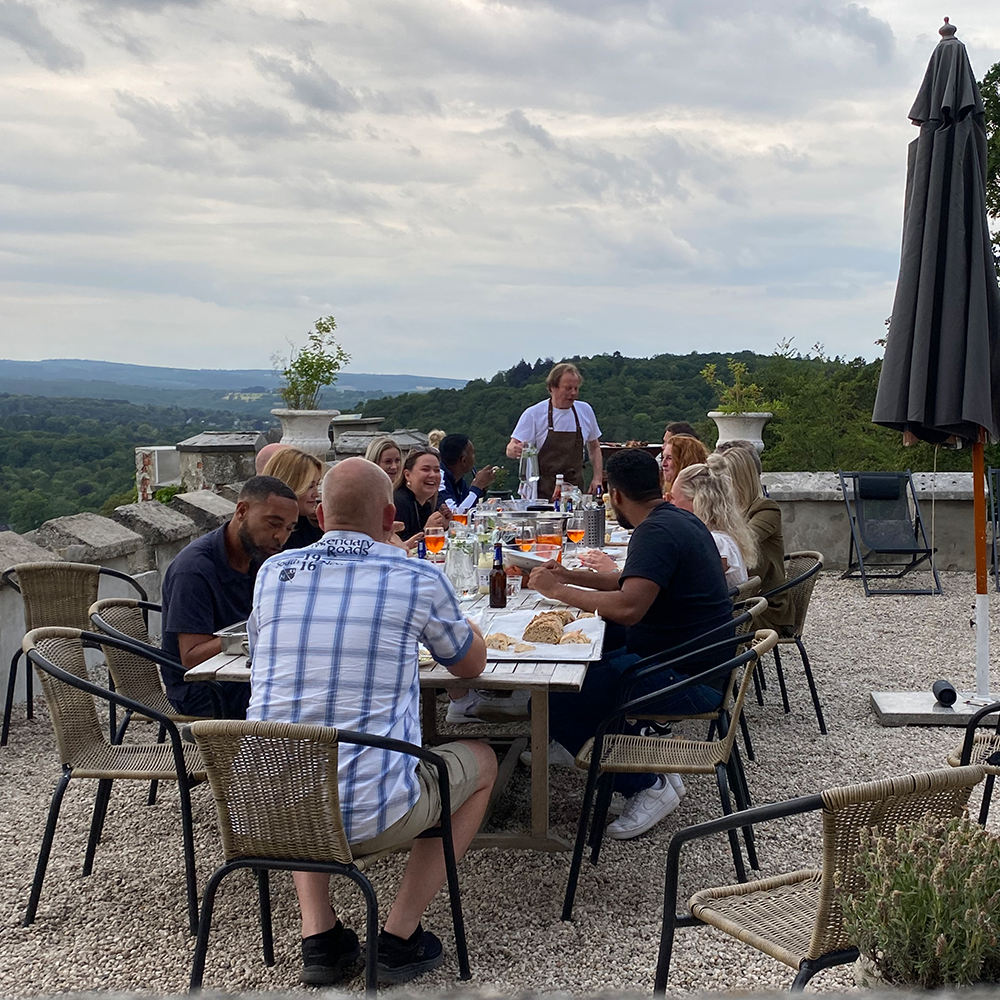 Team Bereik tijdens het diner in het château