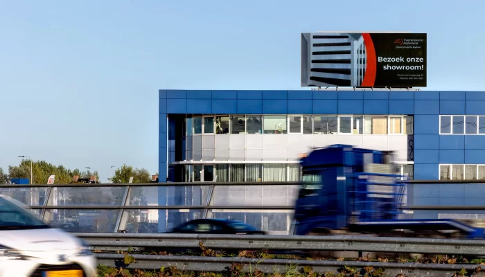 Snelwegreclame bij de A4 Roelofarendsveen - Bereik