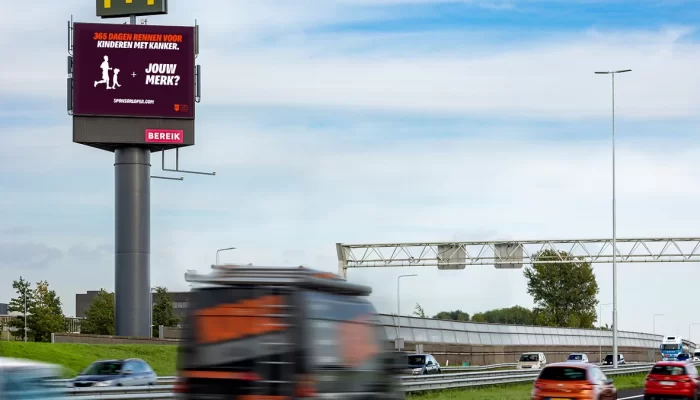 Snelwegreclame middels een reclamemast A15 - Bereik